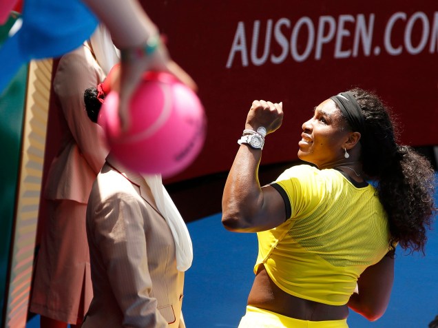 Americana Serena Williams vence a russa Maria Sharapova por 2 sets a 0 e passa para as semifinais do primeiro Grand Slam do ano