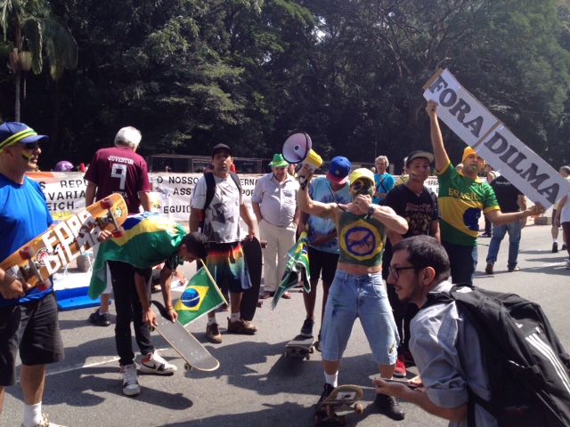 Skatistas protestam na Paulista