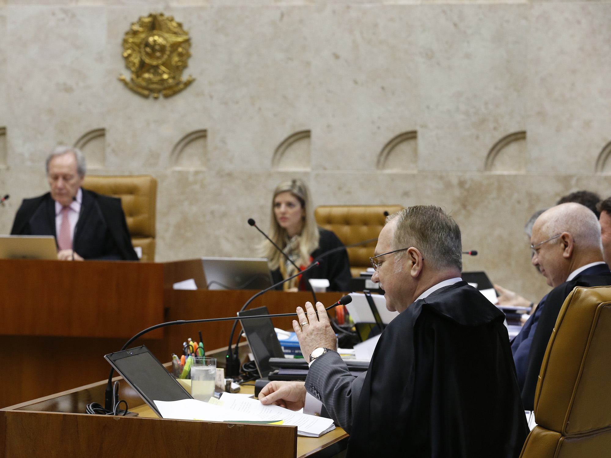 Os ministros do STF se reúnem para discutir como deve ser rito para pedido de impeachment da presidente Dilma Rousseff adotado na Câmara dos Deputados, nesta quarta-feira (16), em sessão do Supremo Tribunal Federal, em Brasília (DF)
