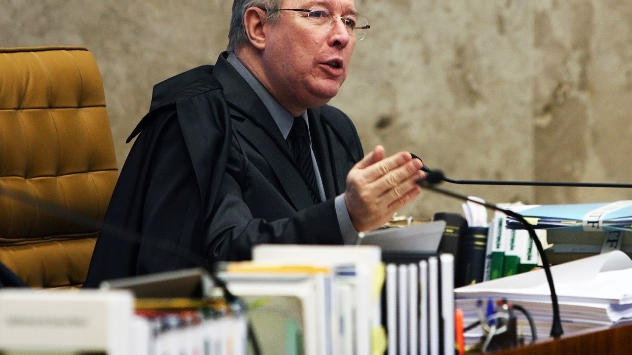 Ministro Celso de Mello durante o julgamento sobre o rito do processo de impeachment da presidente Dilma Rousseff