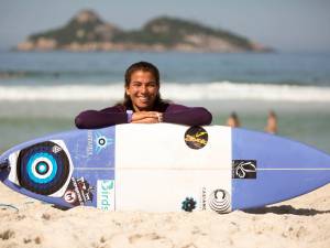 Silvana Lima, na etapa brasileira do Mundial de Surfe