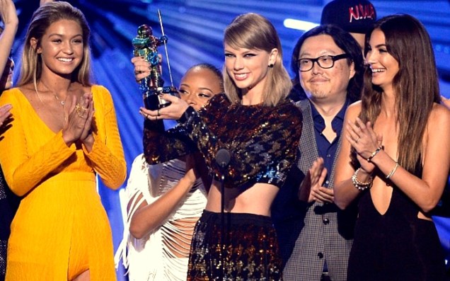 Taylor Swift venceu o principal prêmio da noite, o de clipe do ano