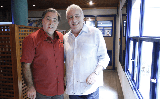 Tony Ramos e Marco Nanini posam para foto durante as últimas gravações do programa A Grande Família