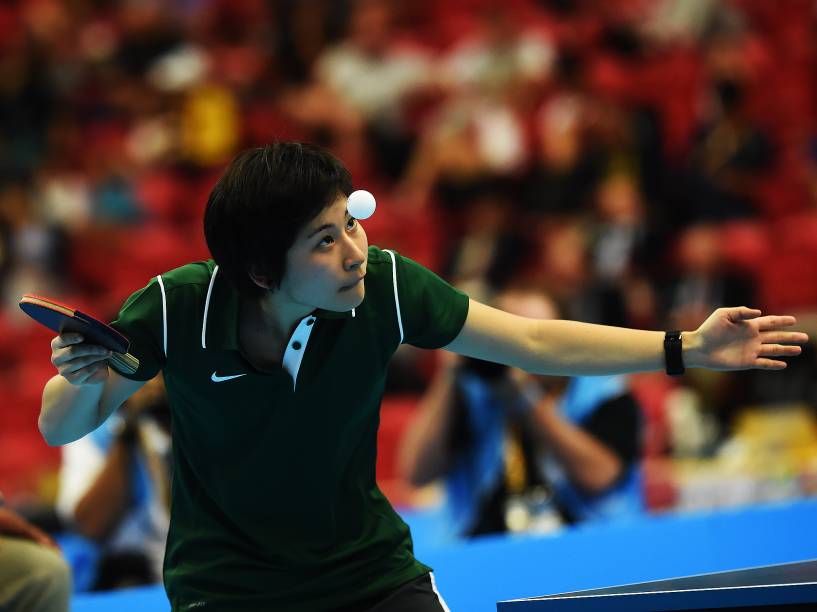 A brasileira Caroline Kumahara durante a disputa feminina pela medalha de ouro contra a equipe dos Estados Unidos na competição de tênis de mesa dos Jogos Pan-Americanos 2015