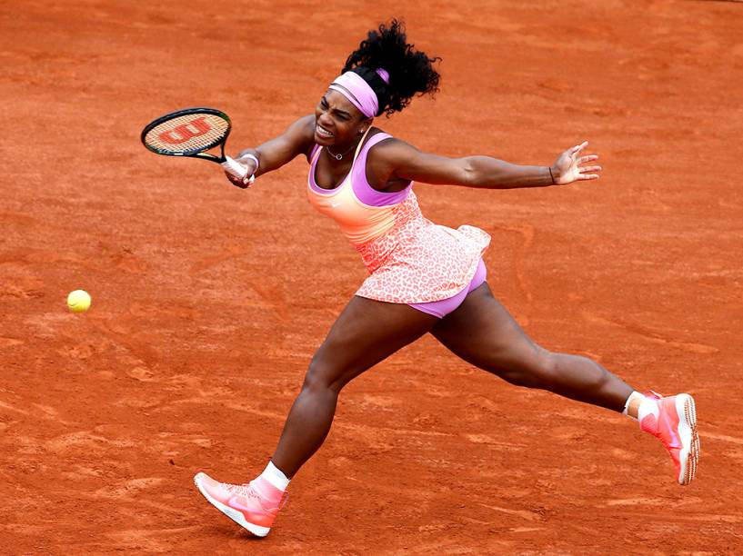 Serena Williams dos Estados Unidos durante partida contra a alemã Anna-Lena Friedsam