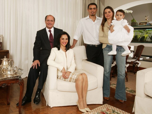Geraldo Alckmin Filho, governador de São Paulo, do PSDB, com a esposa Maria Lúcia Alckmin, a neta Isabela, o filho Thomaz Alckmin e a nora Fabíola