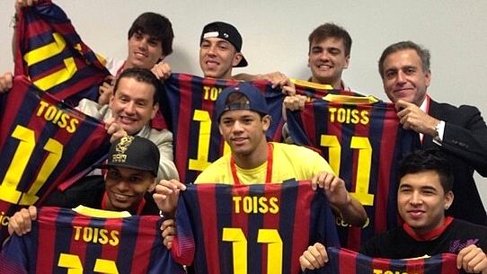 "Los Toiss", como são chamados os amigos de Neymar, foram à apresentação do atacante