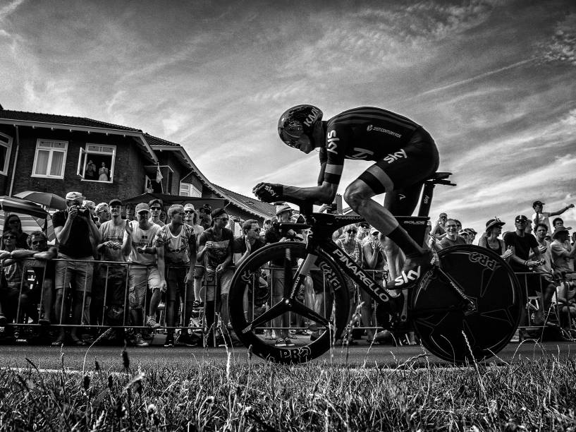 Ciclista na primeira etapa do Tour de France em Utrecht, na Holanda