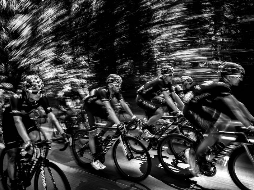 Ciclistas durante o Tour de France, na França