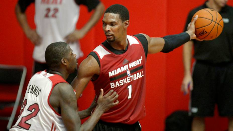 Chris Bosh no treino do Miami Heat no ginásio do Flamengo, no Rio