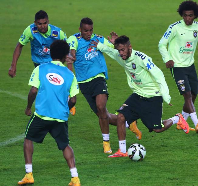 Treino da seleção brasileira em Istambul, antes de amistoso contra a Turquia