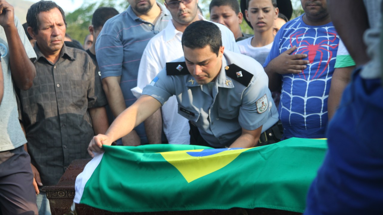 Uanderson Manoel da Silva foi enterrado nesta sexta no Rio