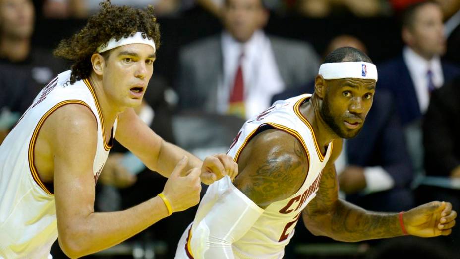 Jogo entre Cleveland Cavaliers e Miami Heat na Arena da Barra