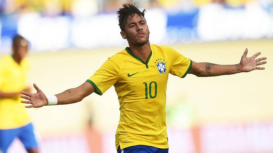 Neymar comemora o primeiro gol do Brasil no amistoso contra o Panamá, em Goiânia