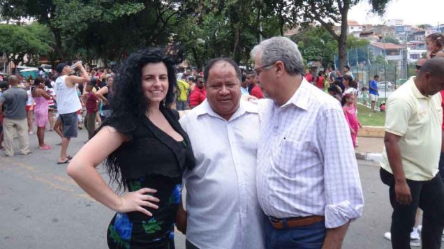 A advogada Ana Lúcia Assad, ao lado do vereador Unaldo Santos (PSB) e do prefeito de Guarulhos, Sebastião Alves de Almeida (PT)