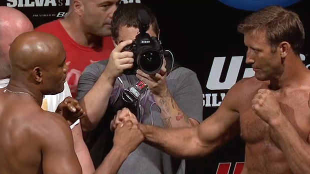 Anderson Silva e Bonnar durante pesagem