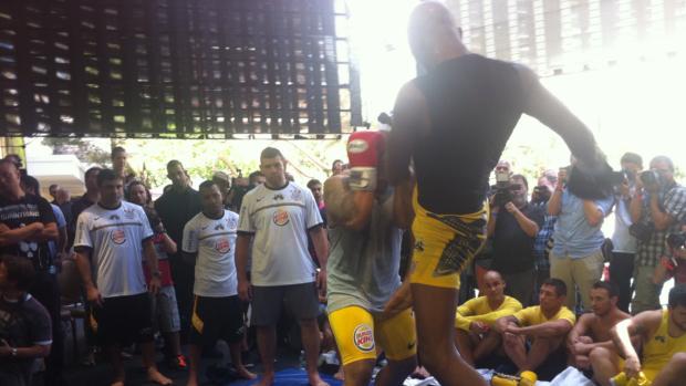 Anderson Silva nos treinos livres para o UFC 148
