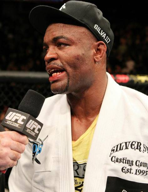 Anderson Silva depois da vitória contra Chael Sonnen, no UFC 117