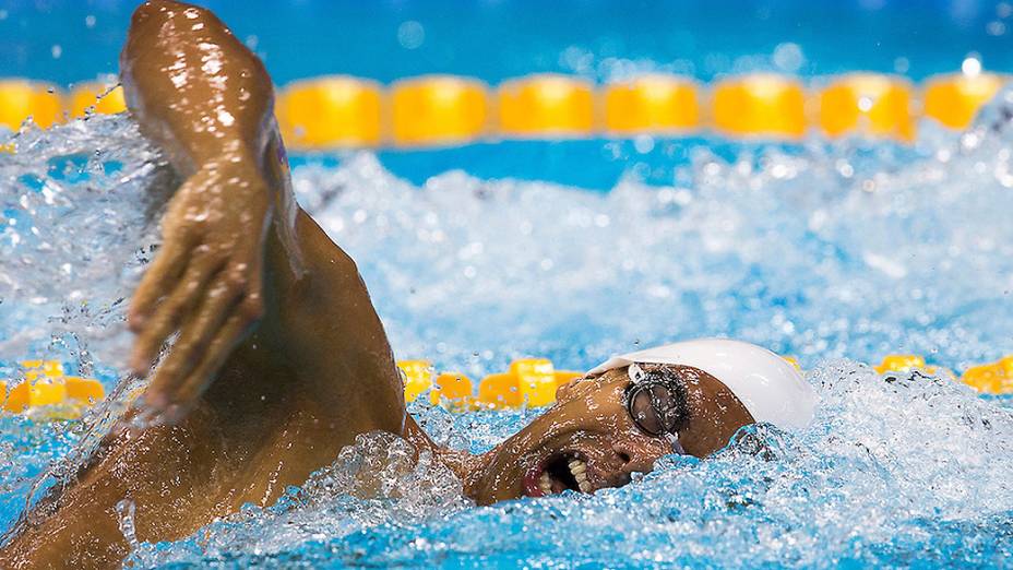 André Brasil disputa as eliminatórias dos 50 m live S10, para nadadores com limitações físico-motoras
