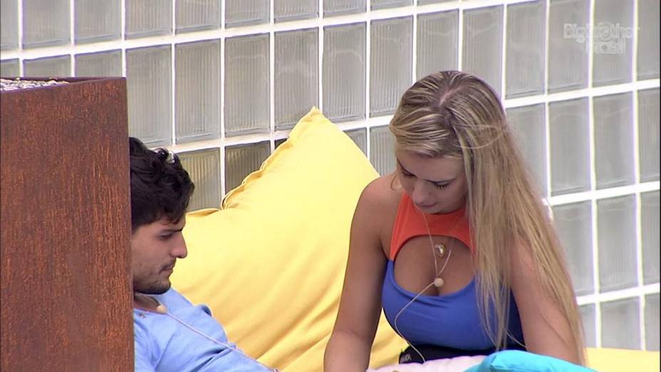 André e Fernanda discutem a relação no BBB 13