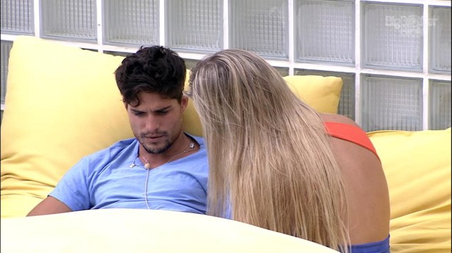 André e Fernanda discutem a relação no BBB 13