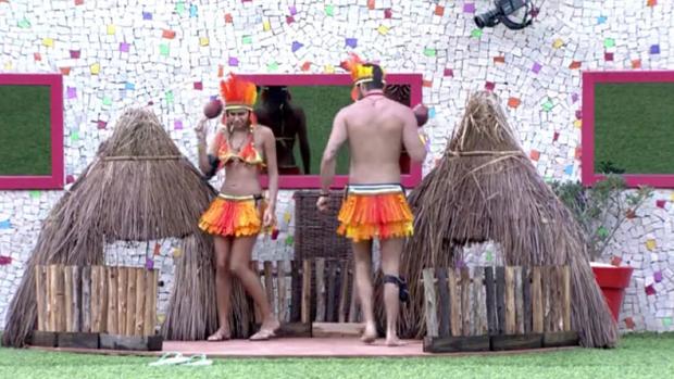 Angela e Marcelo: dança da chuva com cara de poucos amigos