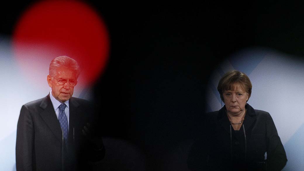 Encontro de Angela Merkel e o primeiro-ministro italiano Monti, em Berlim