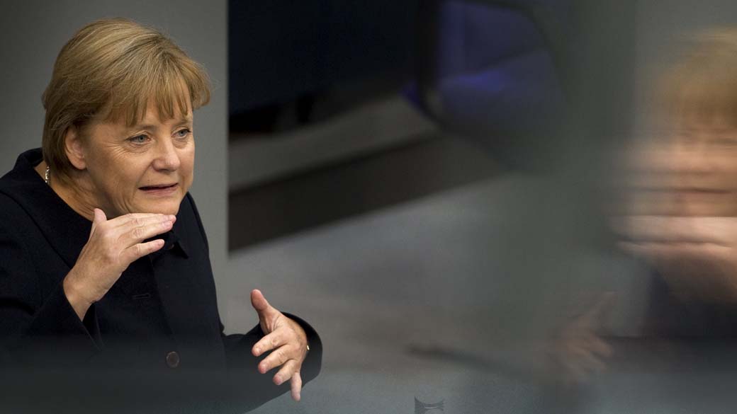 A chanceler alemã Angela Merkel fala durante sessão do Parlamento alemão, em Berlim
