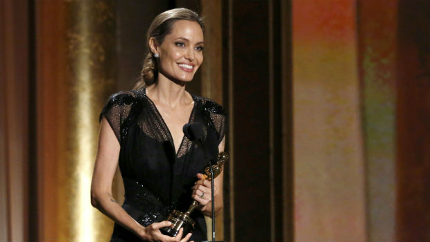 Atriz Angelina Jolie recebe o prêmio Jean Hersholt Humanitarian