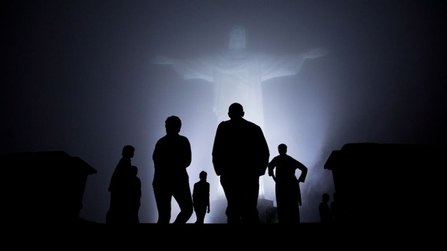 Presidente Barack Obama e família visitando o Cristo Redentor em sua visita ao Brasil em 2011