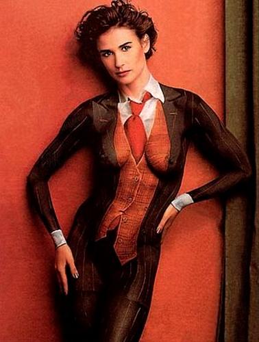 Demi Moore pintou um terno em seu corpo para a capa da Vanity Fair, em 1991.