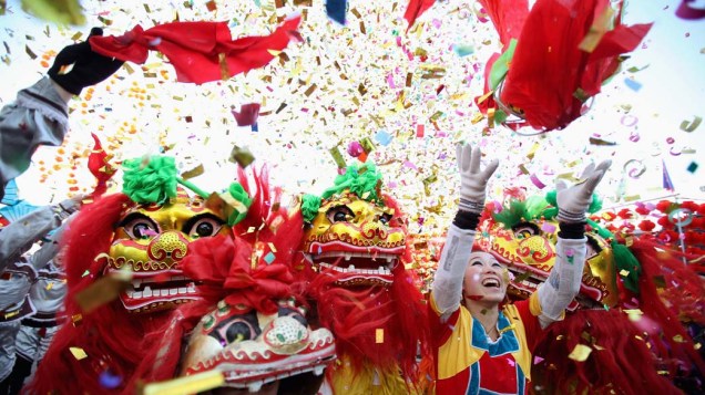 Chineses nas comemorações do ano do dragão, em Pequim