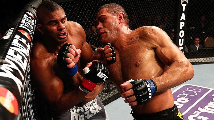 Antonio Pezão na luta contra Alistair Overeem, no UFC 156, em Las Vegas