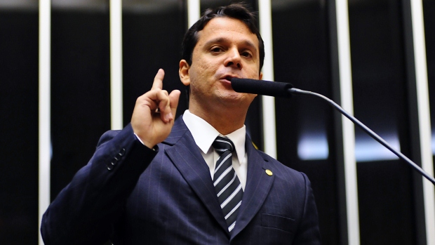 O presidente da Câmara dos Deputados, Arthur Lira, discursa durante evento em São José da Tapera com o presidente Lula