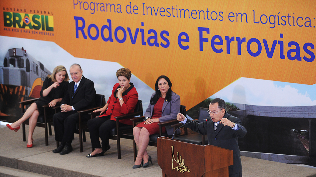 Ministro dos Transportes, Paulo Sérgio Passos durante anúncio do Programa de Concessões de Rodovias, Ferrovias e Trem de Alta Velocidade, em cerimônia no Palácio do Planalto