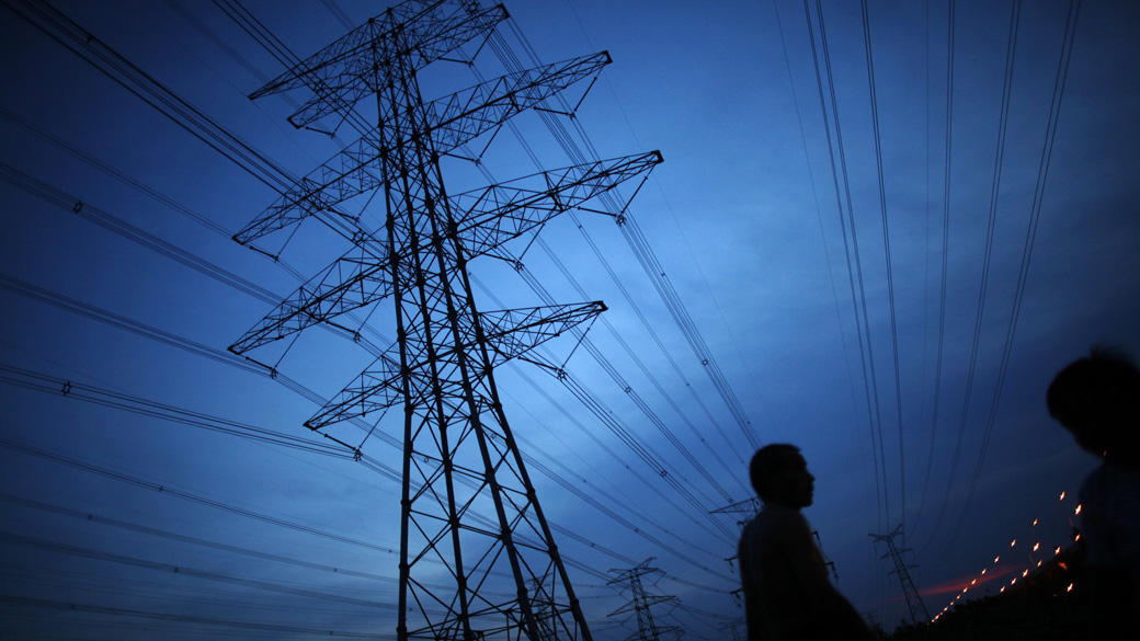 Governo anunciou redução da tarifa de energia elétrica de 16% a 28% para residências, comércio e indústria.