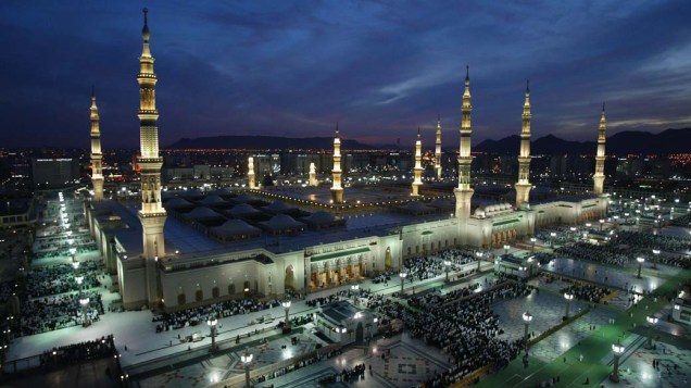 Mesmo com as revoltas na região, a chegada de turistas internacionais à Arábia Saudita deverá crescer 12,3% por ano até 2015. Na foto, mesquita do profeta Maomé, na cidade de Medina, Arábia Saudita