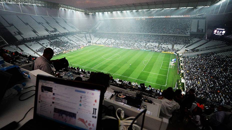 Estreia do Itaquerão com o jogo oficial de Corinthians e Figueirense pelo Campeonato Brasileiro