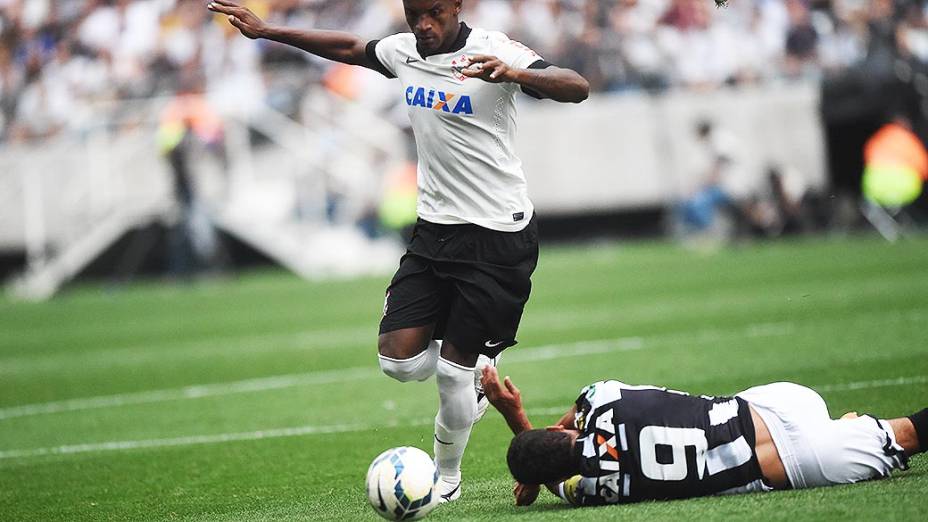 Estreia do Itaquerão com o jogo oficial de Corinthians e Figueirense pelo Campeonato Brasileiro