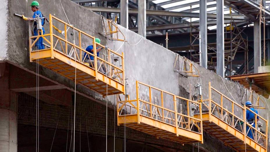 Obras da Arena da Baixada, em Curitiba, em 13 de fevereiro