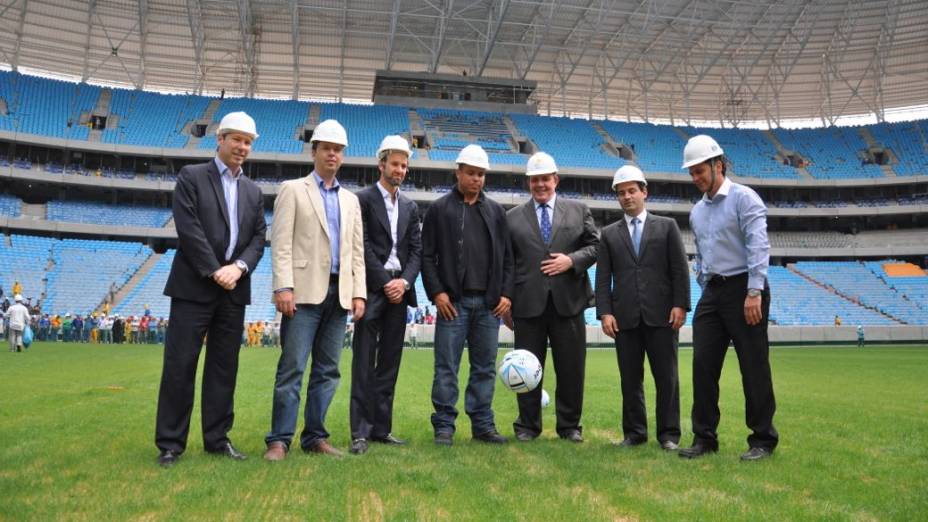 Ronaldo visita as obras da Arena do Grêmio