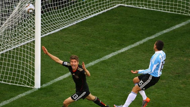 Thomas Mueller comemora gol marcado durante partida das Quartas de Final entre Argentina e Alemanha