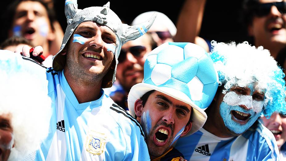 Argentinos comparecem no Mineirão para o jogo contra o Irã, em Belo Horizonte