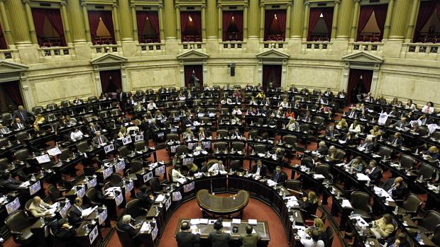 Congresso argentino aprova expropriação da YPF