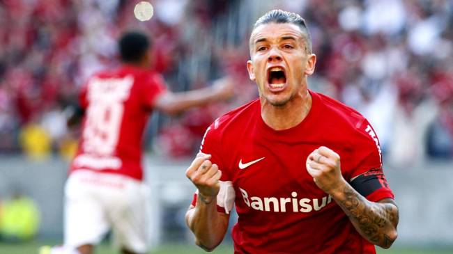 argentino-d-alessandro-comemora-gol-do-inter-sobre-o-flamengo-original.jpeg Argentino D'Alessandro comemora gol do Inter sobre o Flamengo