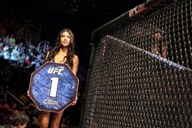 A ring girl Arianny Celeste no UFC Rio 2012