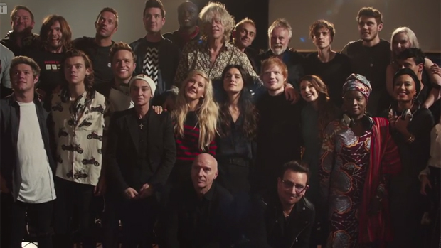 Artistas reunidos no projeto Band Aid 30, em prol das vítimas do ebola