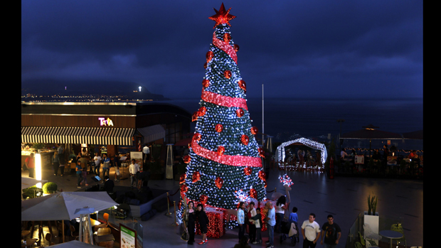 Decoração de Natal em um shopping de Lima, no Peru
