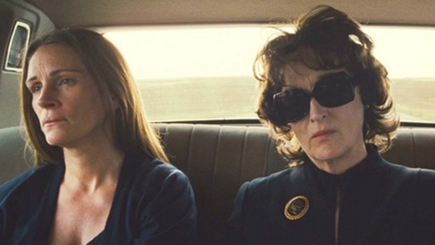 As atrizes Julia Roberts e Meryl Streep em cena do filme Álbum de Família (2013)