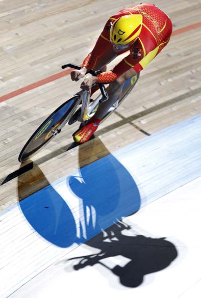 O espanhol Asier Maeztu Billelabeitia durante corrida no Campeonato Mundial de Ciclismo em Apeldoorn, Holanda